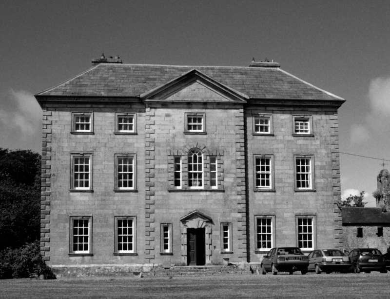 Beispiel eines Landhauses (Roundwood House, Mountrath, Co. Laois)